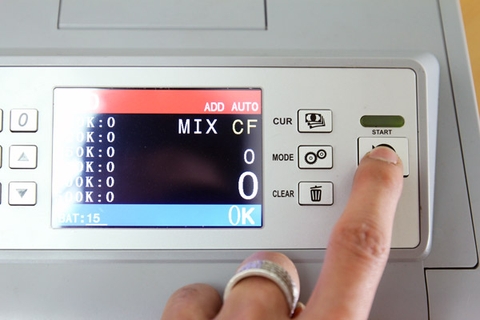 Máy Đếm Tiền Thông Minh Thế Hệ Mới Silicon MC-7PLUS