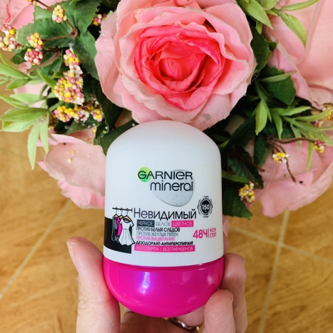 Lăn khử mùi Garnier bảo vệ 48h Invisible Black White Color