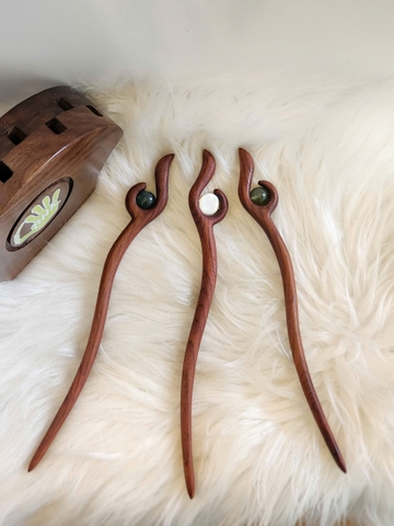 TRÂM CÀI TÓC GỖ ĐÍNH ĐÁ - GIỮA