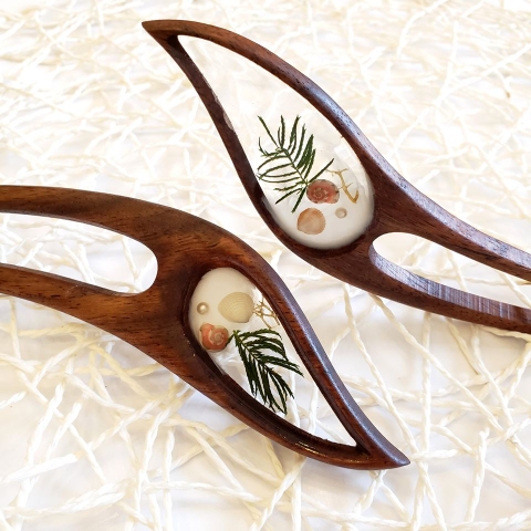 TRÂM CÀI TÓC GỖ-RESIN - ỐC BIỂN - 2 QUE