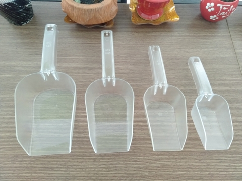 Xúc đá nhựa 24x8cm