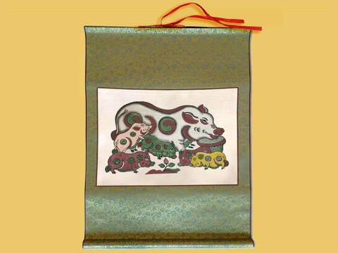 Tranh Đông Hồ Lợn Đàn bồi lụa 60cm x 80cm