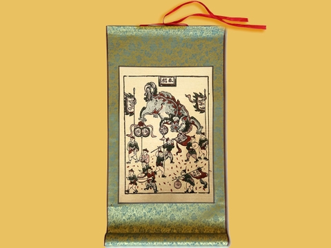 Tranh Đông Hồ Múa Lân Bồi Lụa 30cm x 55cm