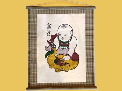 Tranh Đông Hồ Phú Quý Em Bé Ôm Vịt Dán Mành 45cm x 55cm