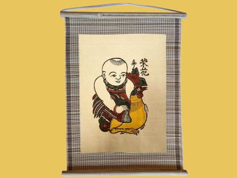 Tranh Đông Hồ Vinh Hoa - Em Bé Ôm Gà Dán Mành 35cm x 45cm