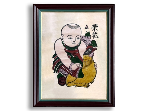 Tranh Đông Hồ Vinh Hoa - Em Bé Ôm Gà khung kính 45cm x 60cm