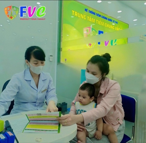 BỊ MÈO CẮN CHẢY MÁU CÓ CẦN TIÊM PHÒNG KHÔNG?