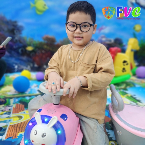 Dấu hiệu cảnh báo bé bị nhiễm trùng đường ruột và cách điều trị