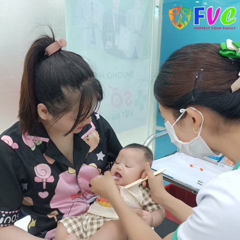 Phòng bệnh cho trẻ em khi thời tiết nắng mưa thất thường