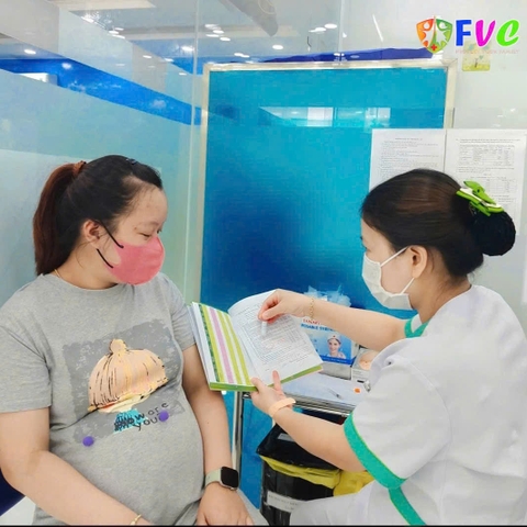 Bệnh bại liệt rất dễ lây, trẻ em cần được phòng bệnh bằng vaccine