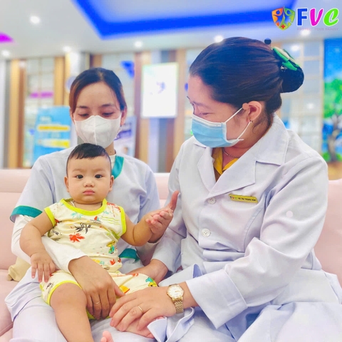 Gia tăng ca mắc tay chân miệng, dấu hiệu cha mẹ cần lưu ý