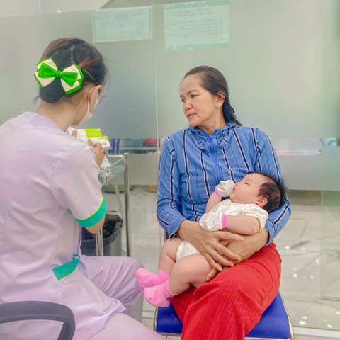 Tiêm phòng vắc xin phòng Lao cho trẻ