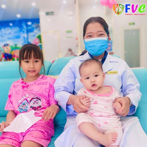 Bị chó cắn chỉ tiêm phòng uốn ván, không tiêm phòng dại, bé 8 tuổi nguy kịch