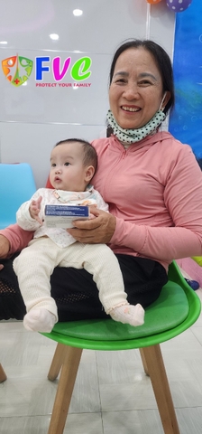Giải đáp trẻ 3 tháng mới tiêm mũi 5 trong 1 đầu tiên có sao không