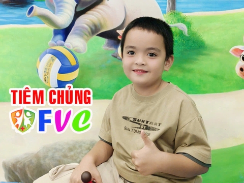 Bị mèo cào có nên tiêm phòng dại không?