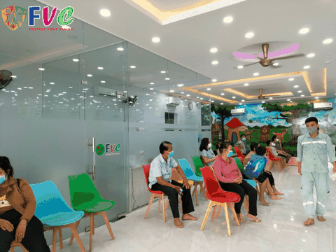 Người lớn có cần tiêm vắc xin?