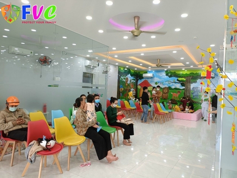 Viêm thanh quản cấp ở trẻ mùa lạnh, dấu hiệu cần nhập viện ngay