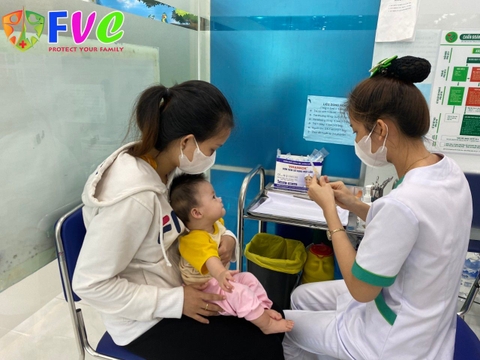 Mùa hè cảnh giác với viêm tai giữa xung huyết