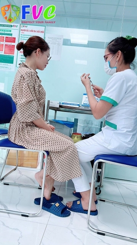 Các vấn đề nên được sàng lọc trước tiêm chủng cho người lớn