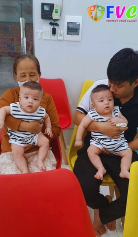 Nguyên nhân khiến trẻ đi ngoài phân sống