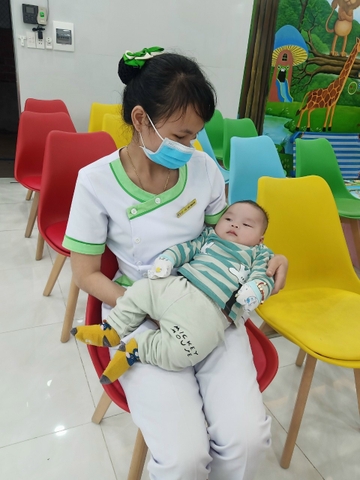 Quên tiêm mũi 3 Viêm não Nhật Bản cho trẻ, bố mẹ cần tiêm tiếp hay tiêm lại từ đầu?