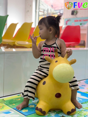 Vắc xin Tetraxim phòng bệnh bạch hầu, ho gà, uốn ván và bại liệt