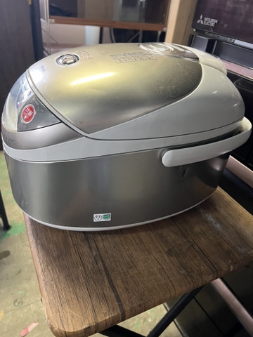 Nồi cơm PVN847 Toshiba 1.8L