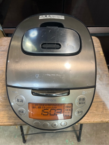 Nồi cơm PVN1644 Tiger 1.0L