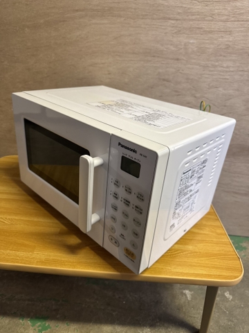 Lò vi sóng 250 - PANASONIC 2020 ( ko có khay nên ko nướng dc. Mọi thứ khác ok)