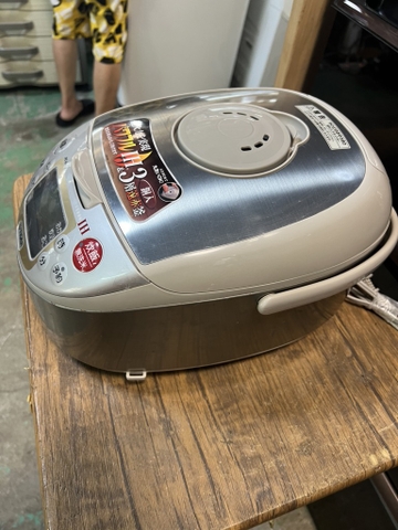 nồi cơm PVN1171 Tiger 1.0L