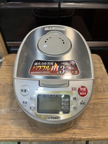 nồi cơm PVN1171 Tiger 1.0L