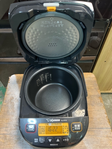 Nồi cơm PVN1632 Zojirushi 1.0L 2024