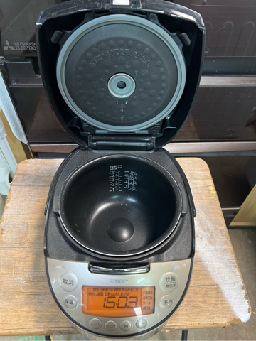 Nồi cơm PVN1644 Tiger 1.0L
