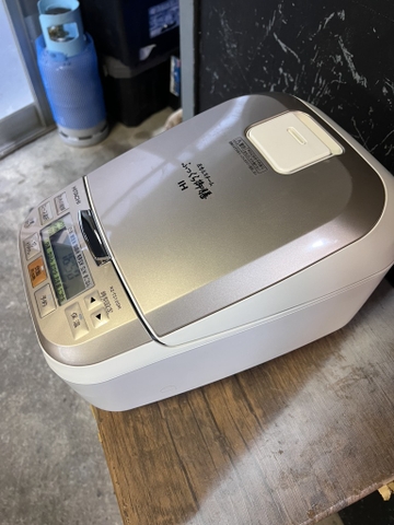 Nồi cơm PVN1450 Hitachi 1.0L