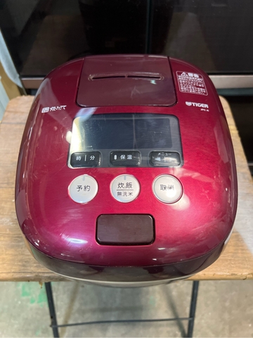 Nồi cơm PVN1645 Tiger 1.0L