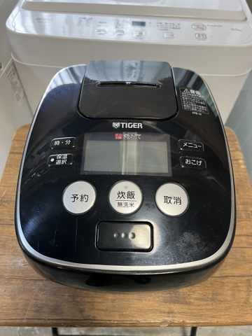 nồi cơm PVN1118  TIGER 1.0L