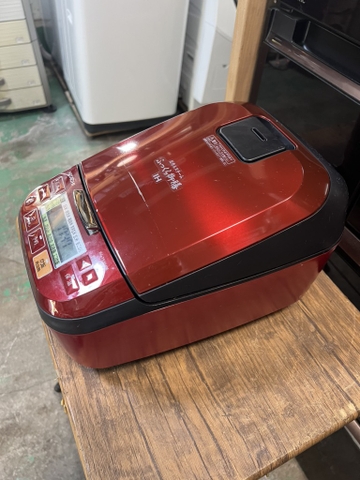 nồi cơm PVN1174 Hitachi 1.0L