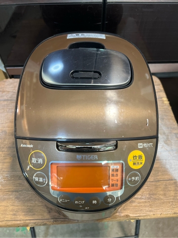 Nồi cơm PVN1651 Tiger 1.0L