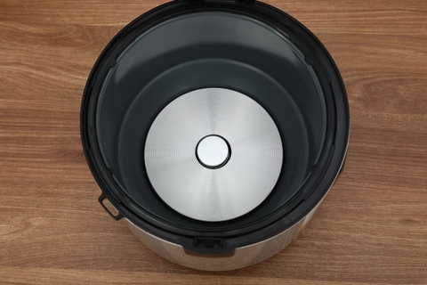 Nồi cơm nắp gài BlueStone 1.8 lít RCB-5527
