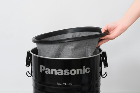 Máy hút bụi công nghiệp Panasonic MC-YL635TN46