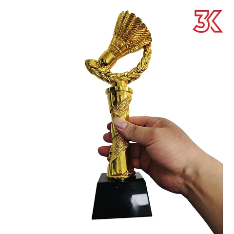 Cúp cầu lông nhựa mạ vàng mẫu 2024