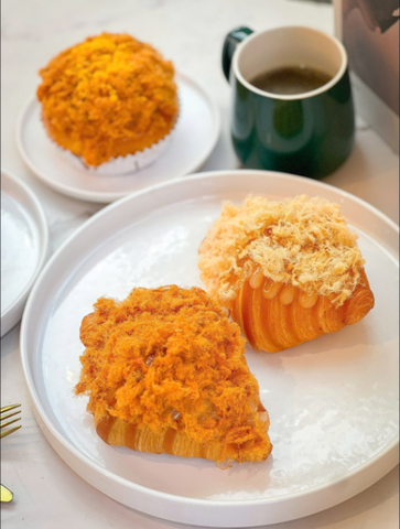 Croissant Ruốc Gà Cay