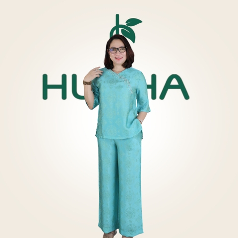 Đồ Bộ Trung Niên LT32, Silk Óng Cao Cấp – Hoạ tiết Hoa Đính Ngọc Sang Trọng Cho Mẹ | HUY HÀ