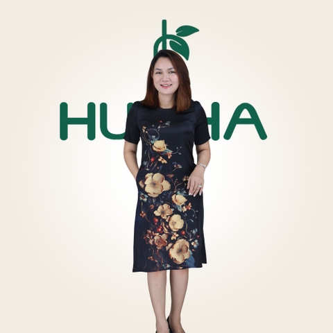 (Mẫu D56) - Đầm lụa thiết kế trung niên hoạ tiết nhẹ nhàng sang trọng - Quà tặng mẹ | HUY HÀ