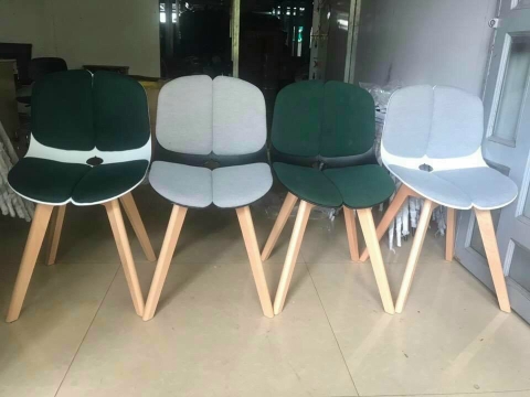 GHẾ NHỰA CHÂN GỖ