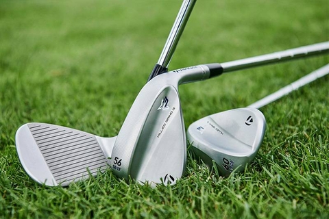 Nếu bạn không có gậy putter thì sao? Thử thách với gậy wedge