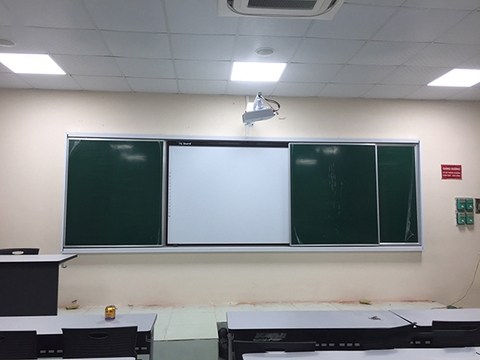 Bảng trượt kết hợp bảng tương tác điện tử