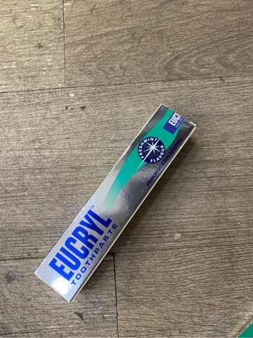 Kem đánh răng eucryl