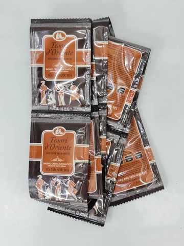 Dây 12 Gói Sữa Tắm Tesori Hoa Sen 9ml