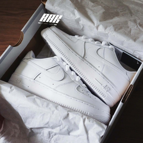 NIKE AIR FORCE 1 07 LOW WHITE